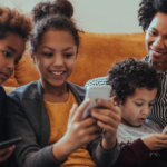 Best Family Phone Plans for 2026- A complete Guide